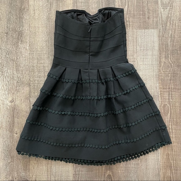 Very cute strapless dress - Picture 2 of 3